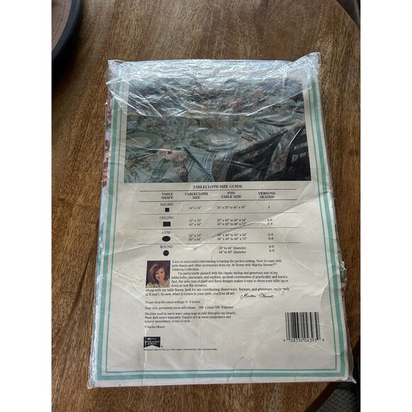 At Home With Martha Stewart Tablecloth “Willow Pond Garden” 52x70 Oblong - Picture 2 of 4